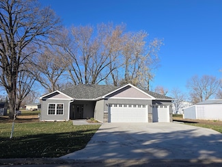 2702 Park Ave NW, Faribault, MN 55021