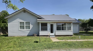 150 W Lake St, Laketon, IN 46943