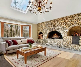 107 Park Ln, West Harrison, NY 10604