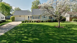 1592 Wilsonway Dr, Barberton, OH 44203