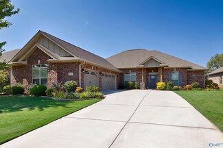 90 Nutcracker Ln SW, Huntsville, AL 35824