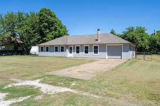 917 Charles Ct, Granbury, TX 76049