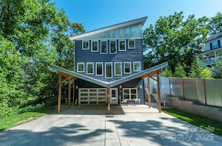 84 West St, Weaverville, NC 28787