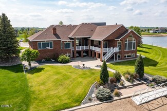 4512 Shoreview Place SE, Mandan, ND 58554