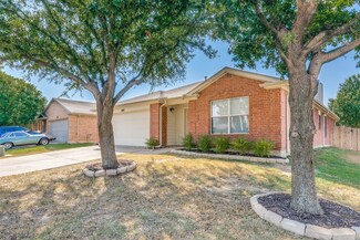 8400 Minturn Dr, Fort Worth, TX 76131