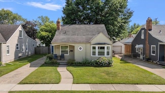 21916 Gaukler St, Saint Clair Shores, MI 48080
