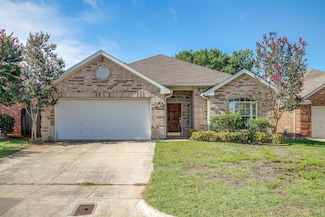 6949 Day Dr, Fort Worth, TX 76132