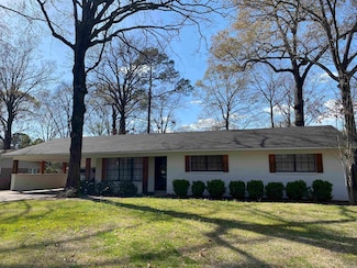 1412 Chestnut St, Crossett, AR 71635