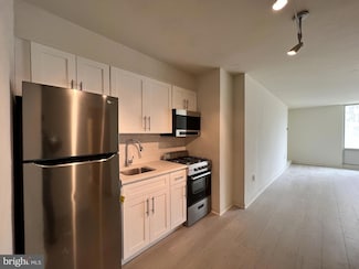 604 36 S Washington Square Unit 301, Philadelphia, PA 19106
