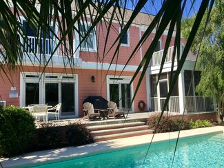 24 Commons Ct, Isle of Palms, SC 29451