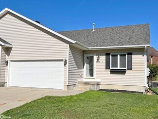 1112 S 12th Ave E, Newton, IA 50208