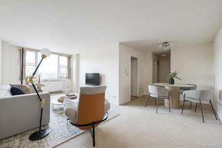 4140 Union St Unit 17H, Flushing, NY 11355