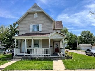 1213 11th St, Marion, IA 52302