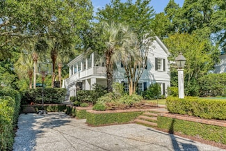 207 Pitt St, Mount Pleasant, SC 29464