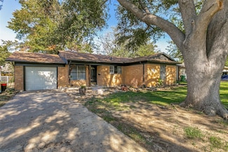 7701 Janetta Dr, North Richland Hills, TX 76180