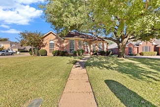18 Equestrian Ct, Mansfield, TX 76063