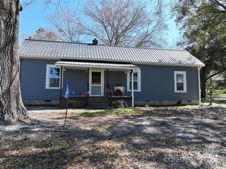 22 Treasure Rd, Wadesboro, NC 28170