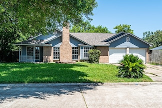 5205 Winding Brook Dr, Dickinson, TX 77539