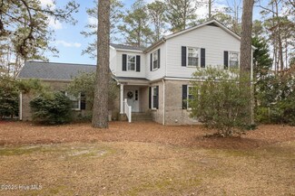 4281 Pinewood Dr, Ayden, NC 28513