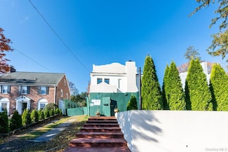 162 Old Mamaroneck Rd, White Plains, NY 10605
