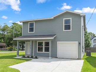 312 N Orange St, Sweeny, TX 77480