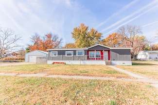 2205 Park St, Hamburg, IA 51640