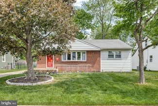 222 S Moore Ave, Barrington, NJ 08007