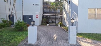 2860 Somerset Dr Unit 202K, Lauderdale Lakes, FL 33311