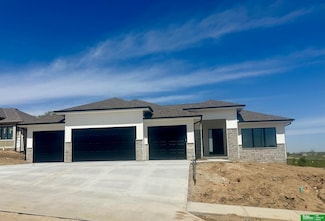 10110 Laramie St, Papillion, NE 68046