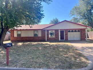 144 E Maple Ave, Perry, OK 73077