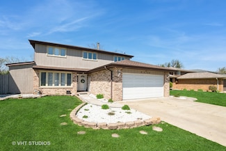 8036 Fawn Trail, Justice, IL 60458