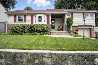 13 Leonard St, Woburn, MA 01801