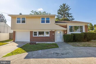 504 W Laurel Rd, Stratford, NJ 08084