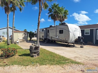 416 Sun Dial Cir, Port Isabel, TX 78578