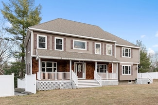 8 Sharon St, Wilmington, MA 01887