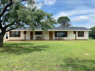 136 Valley View Cir, Llano, TX 78643