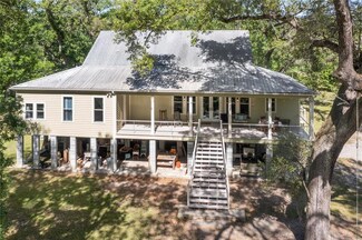 12247 Willow Dr, New Orleans, LA 70131