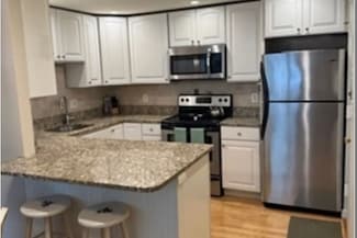 3 Colonial Dr Unit 8, Andover, MA 01810