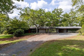 35 Mill Pond Rd, Belle Mead, NJ 08502