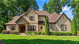 2 Whaton Oaks Ct, Greensboro, NC 27408