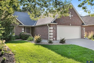 6419 Lone Tree Dr, Lincoln, NE 68512