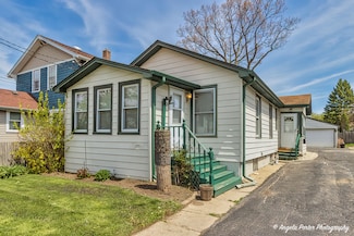 27 S Maple Ave, Waukegan, IL 60085