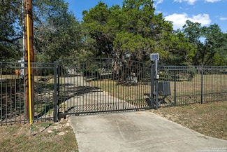 801 Gallagher Dr, Canyon Lake, TX 78133