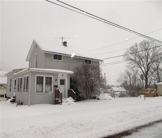 8 Porter Ave, Silver Creek, NY 14136