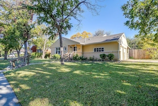 3973 W Spurgeon St, Fort Worth, TX 76133