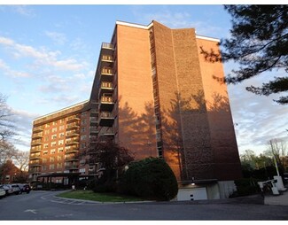 280 Boylston St Unit 913, Chestnut Hill, MA 02467