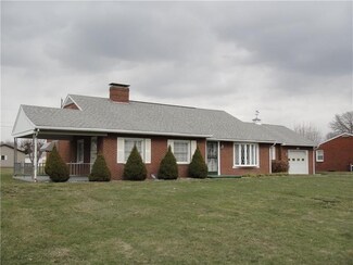 707 N Crescent Dr, Kittanning, PA 16201
