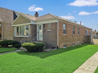 9640 S Utica Ave, Evergreen Park, IL 60805