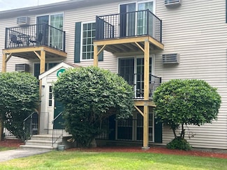 402 White Cedar Blvd, Portsmouth, NH 03801