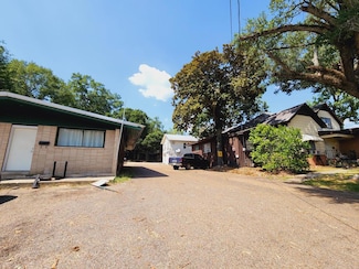 322 W Houston St, Jasper, TX 75951
